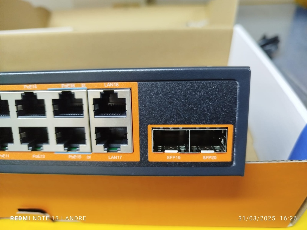SWITCH DE 18 PUERTOS BASE 1000 GIGABITE 2 SFP LYNX 16 PUERTOS POE